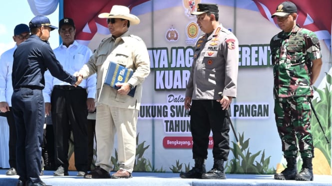 VIVA Militer: Panglima TNI dampingi Presiden Prabowo Subianto Panen Raya Jagung